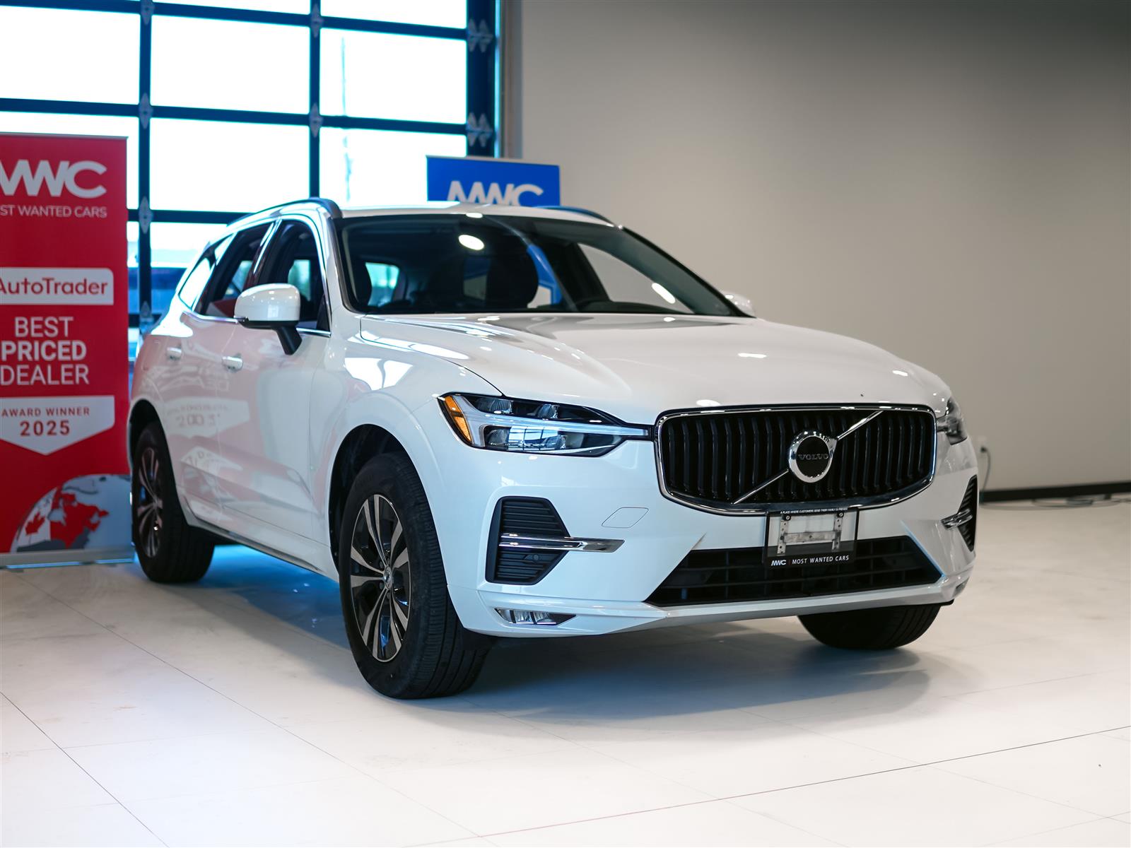 used 2023 Volvo XC60 car, priced at $35,494