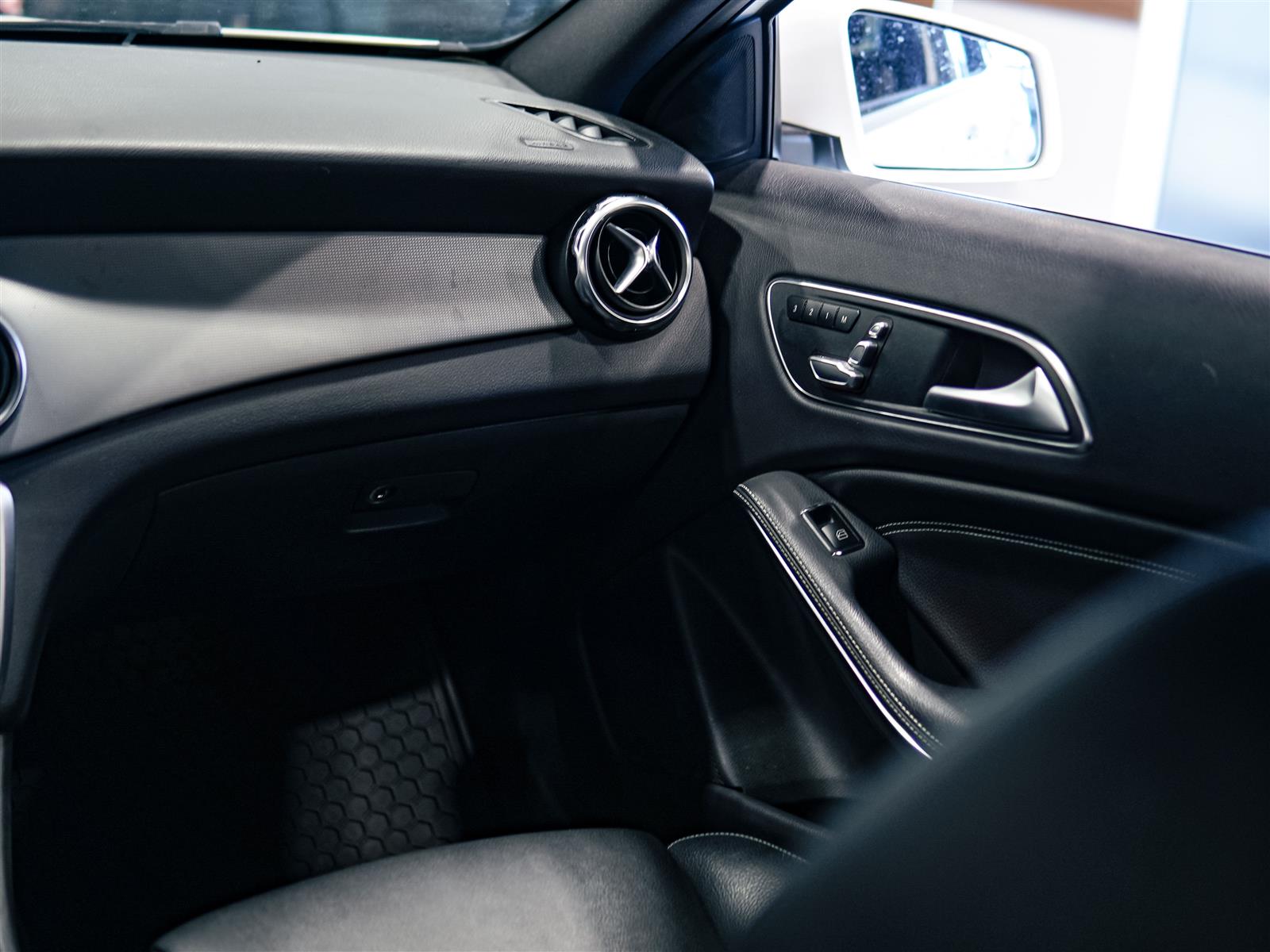 used 2018 Mercedes-Benz GLA 250 car, priced at $15,495