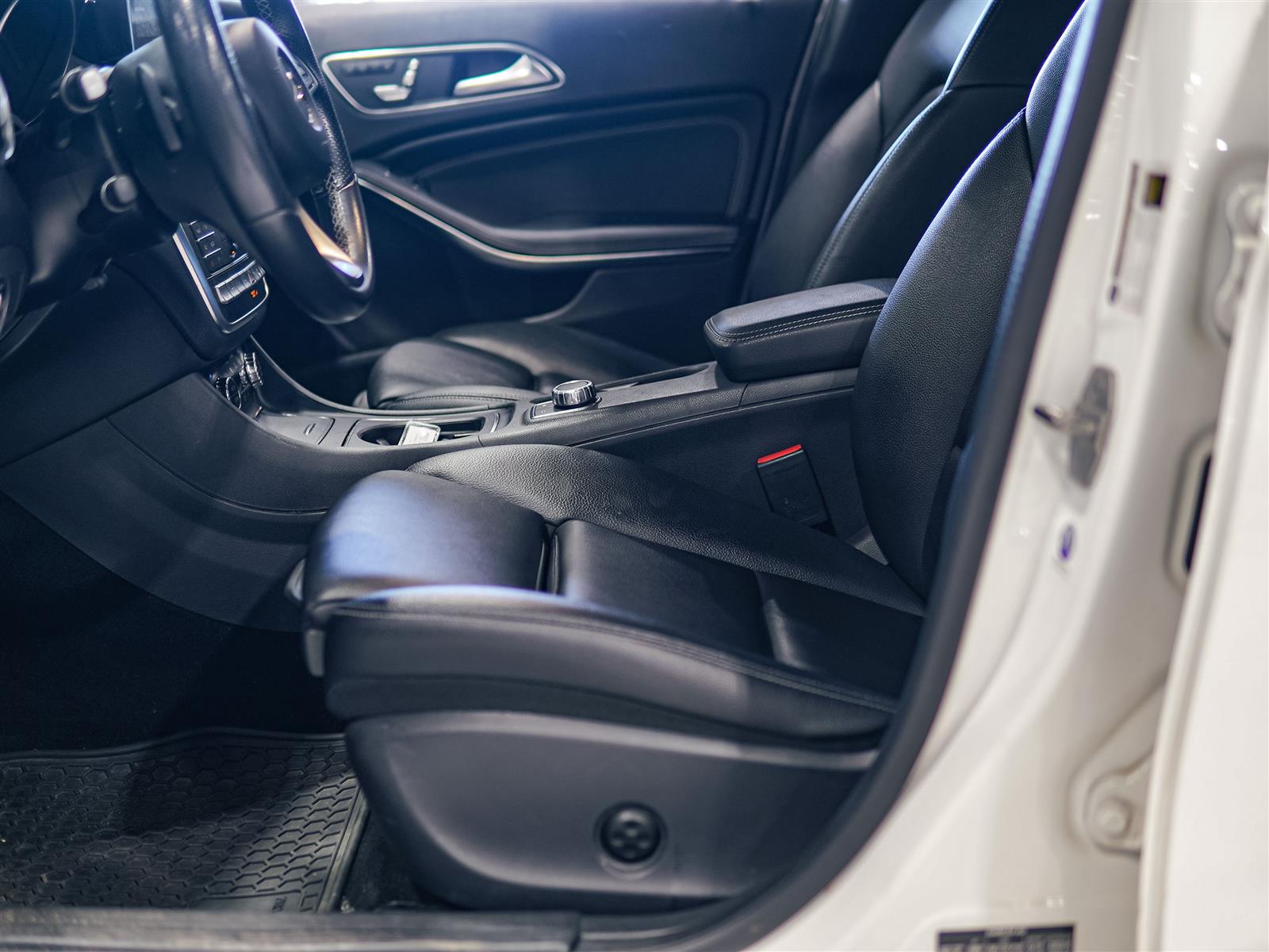 used 2018 Mercedes-Benz GLA 250 car, priced at $15,495