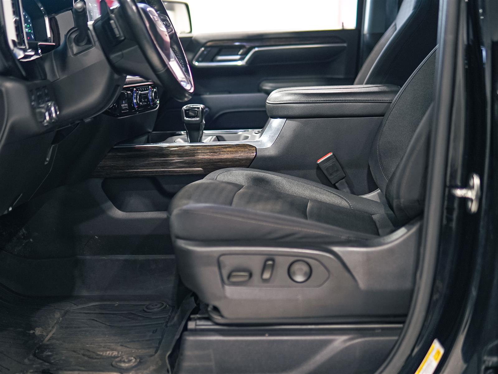 used 2024 GMC Sierra 1500 car, priced at $50,593