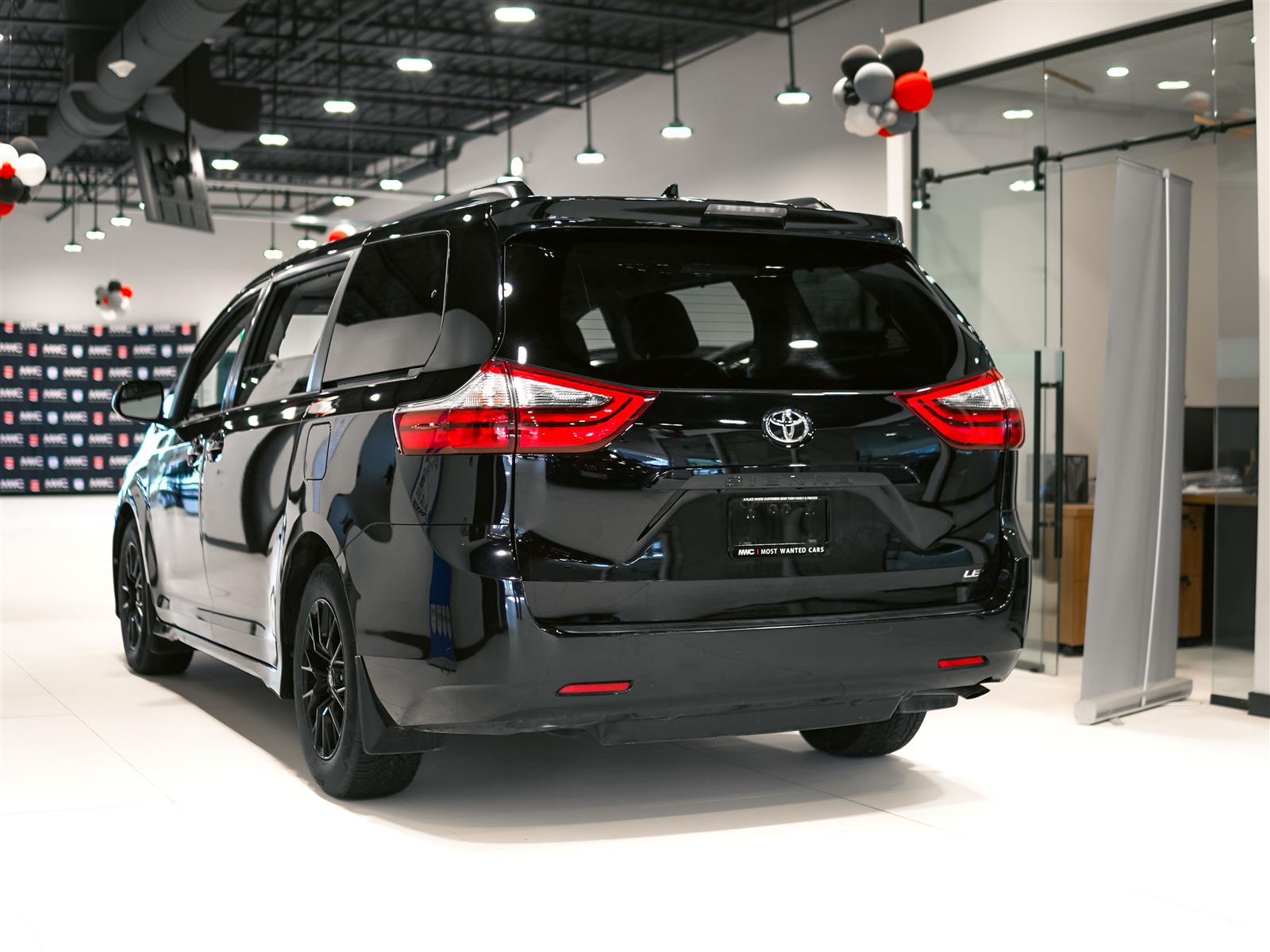 used 2020 Toyota Sienna car, priced at $33,962