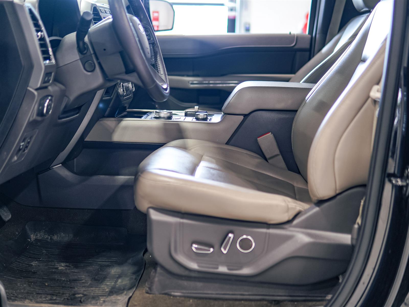 used 2019 Ford Expedition car, priced at $33,886