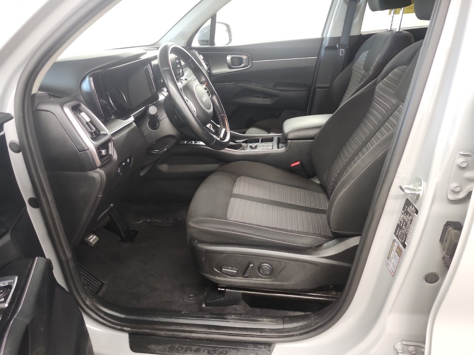 used 2023 Kia Sorento car, priced at $27,962