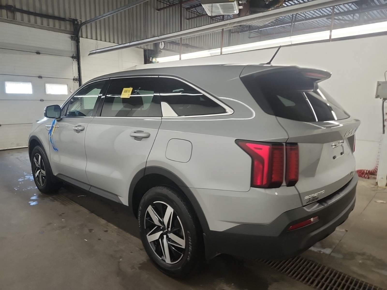 used 2023 Kia Sorento car, priced at $27,962