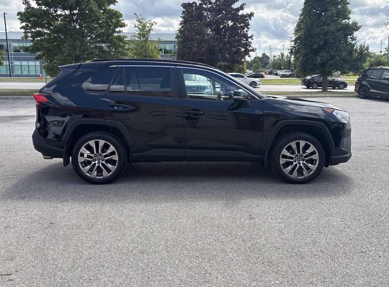used 2019 Toyota RAV4 car, priced at $28,963