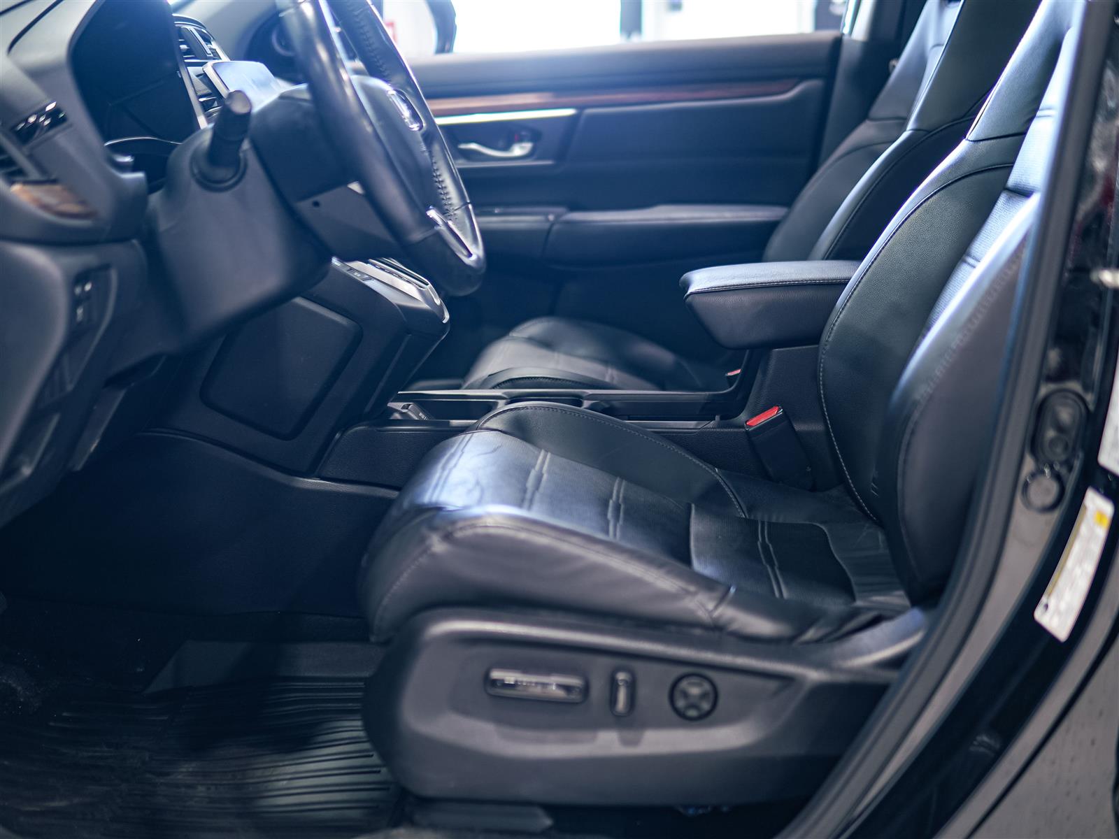 used 2019 Honda CR-V car, priced at $27,962
