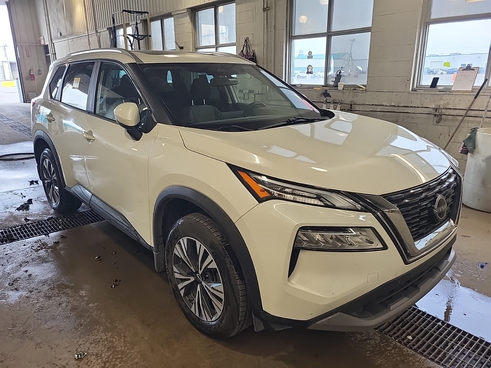 used 2023 Nissan Rogue car, priced at $22,962