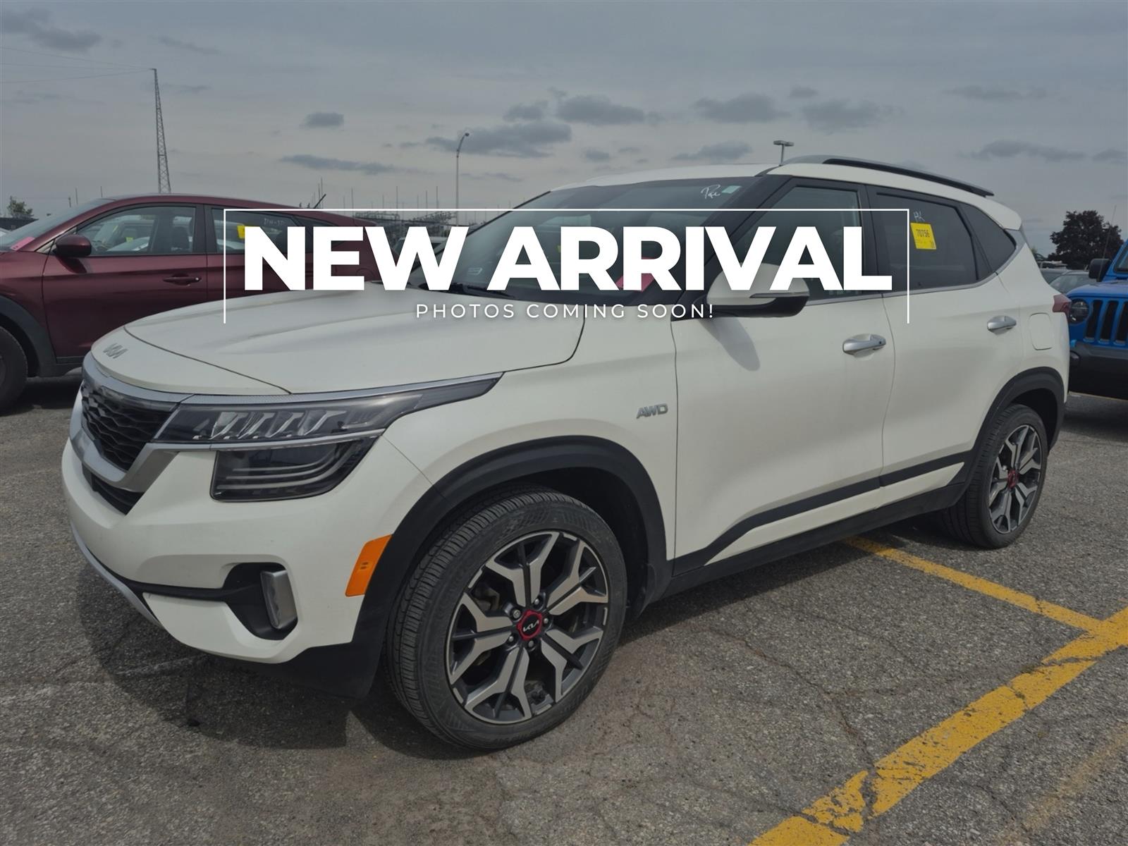 White 2023 Kia Seltos SUV / Crossover Automatic