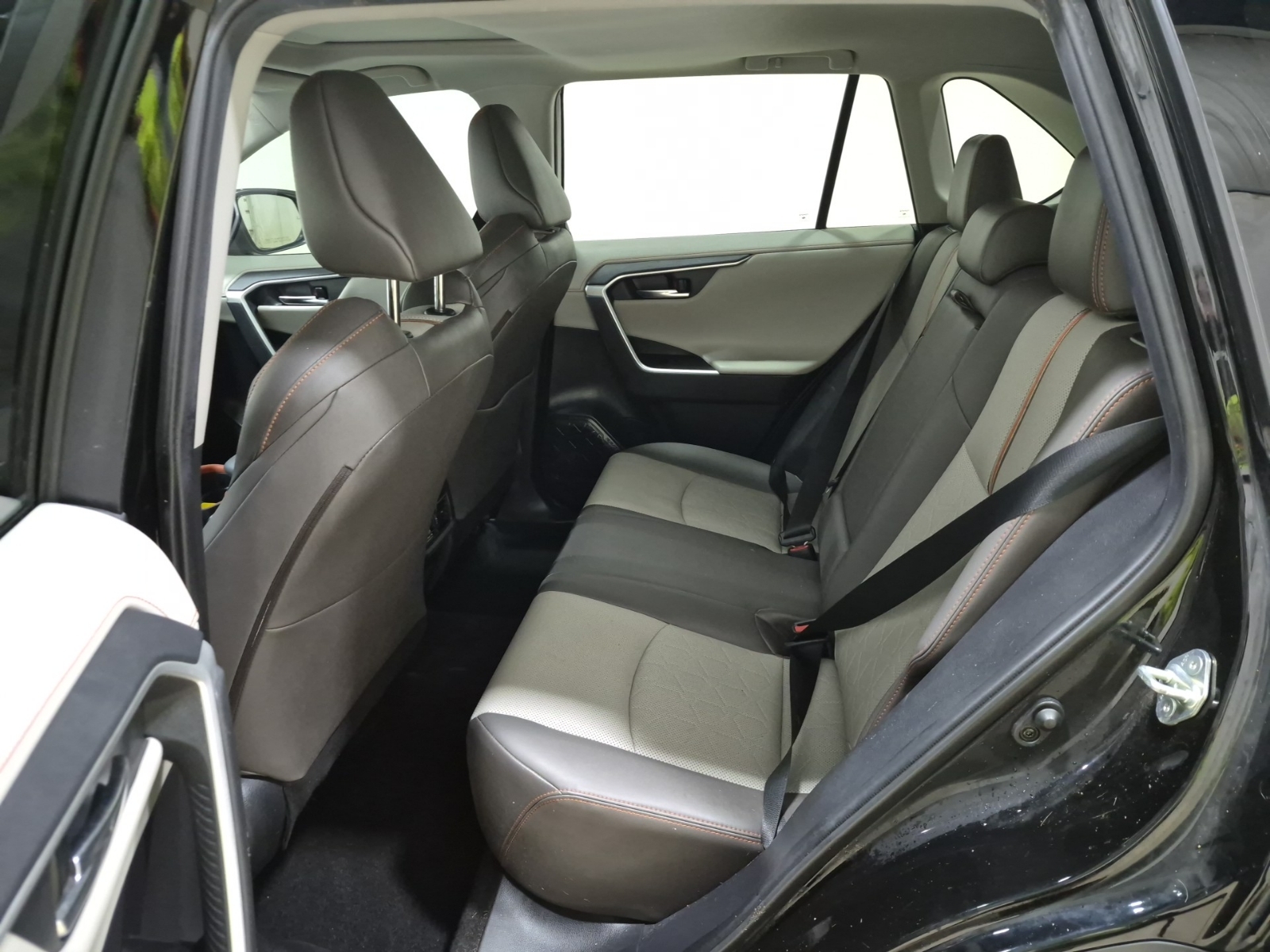 used 2020 Toyota RAV4 car, priced at $31,962