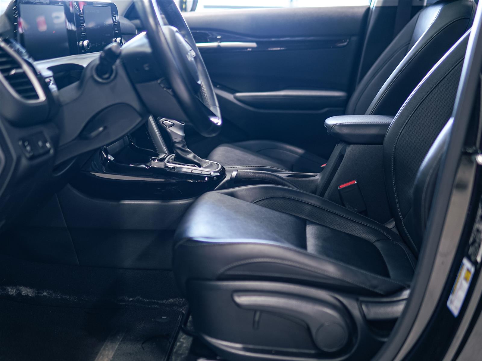used 2025 Kia Seltos car, priced at $25,662