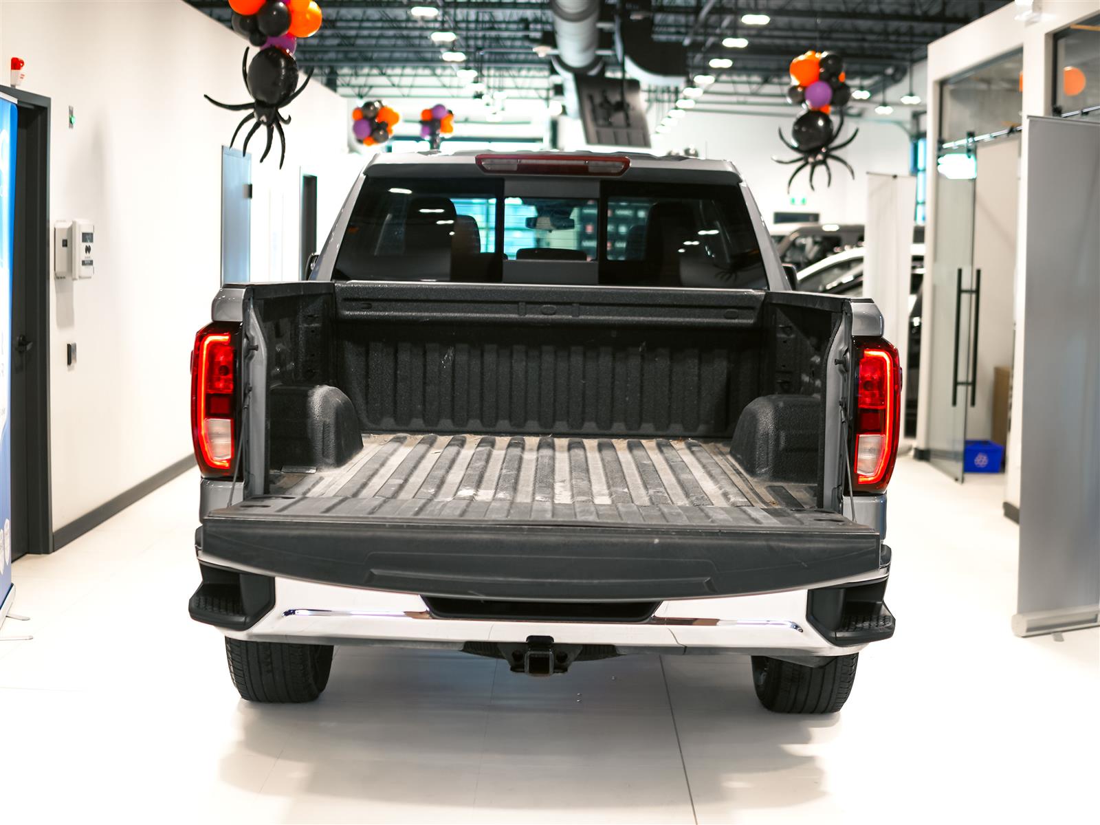 used 2023 GMC Sierra 1500 car, priced at $43,494
