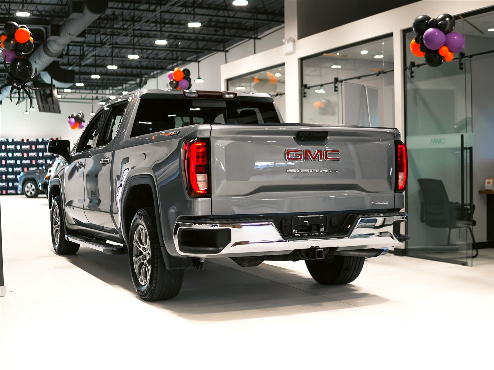 used 2023 GMC Sierra 1500 car, priced at $43,494