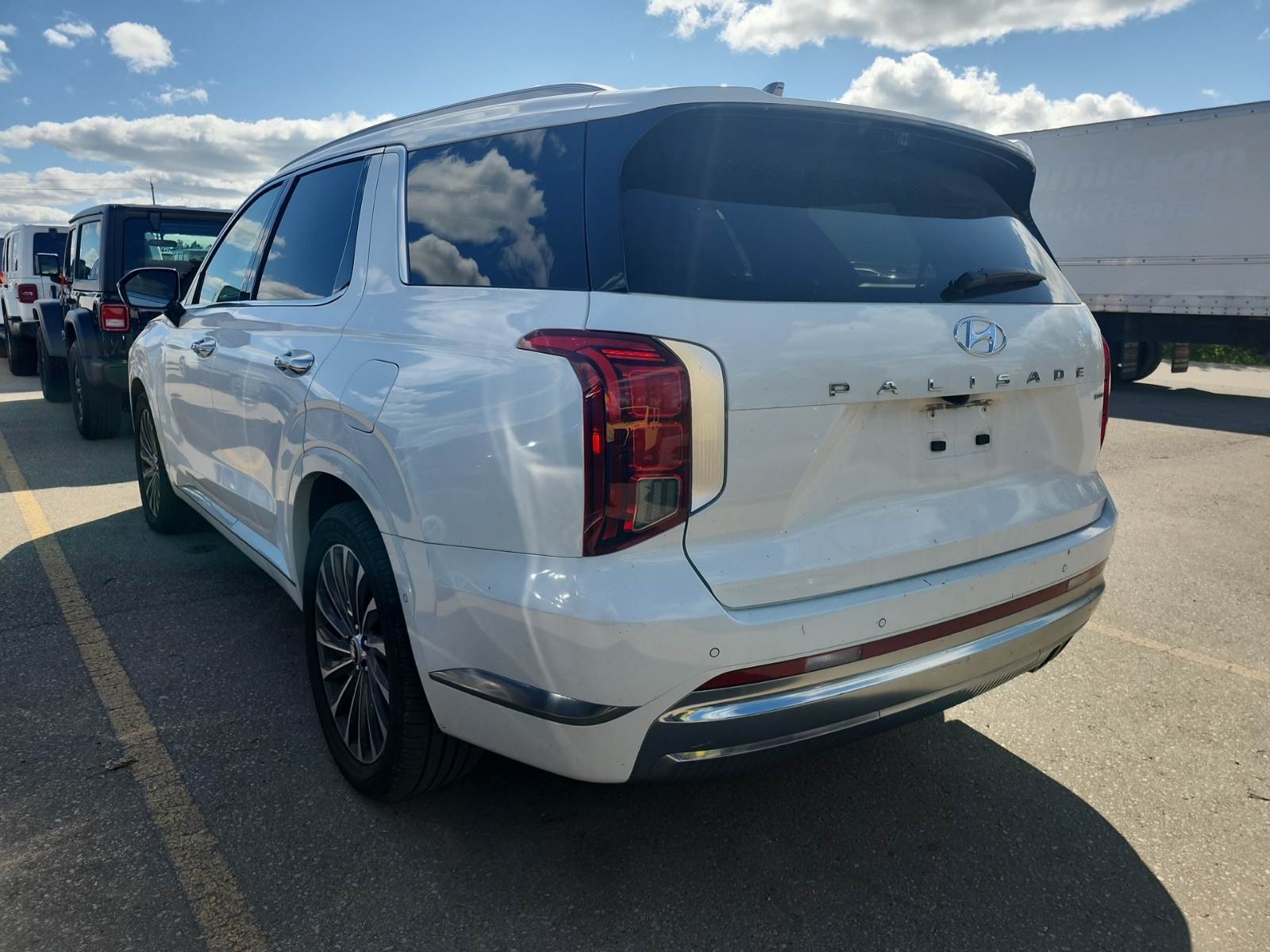 used 2023 Hyundai Palisade car, priced at $39,392