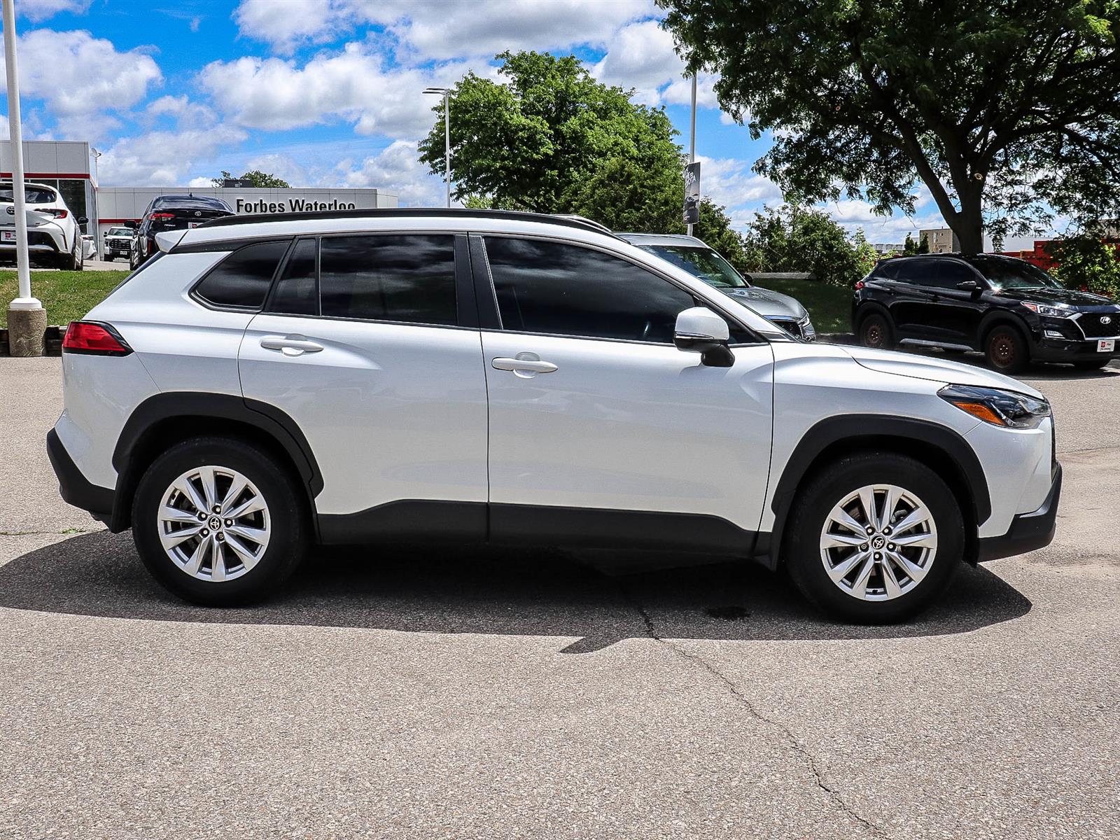 Toyota COROLLA CROSS LE