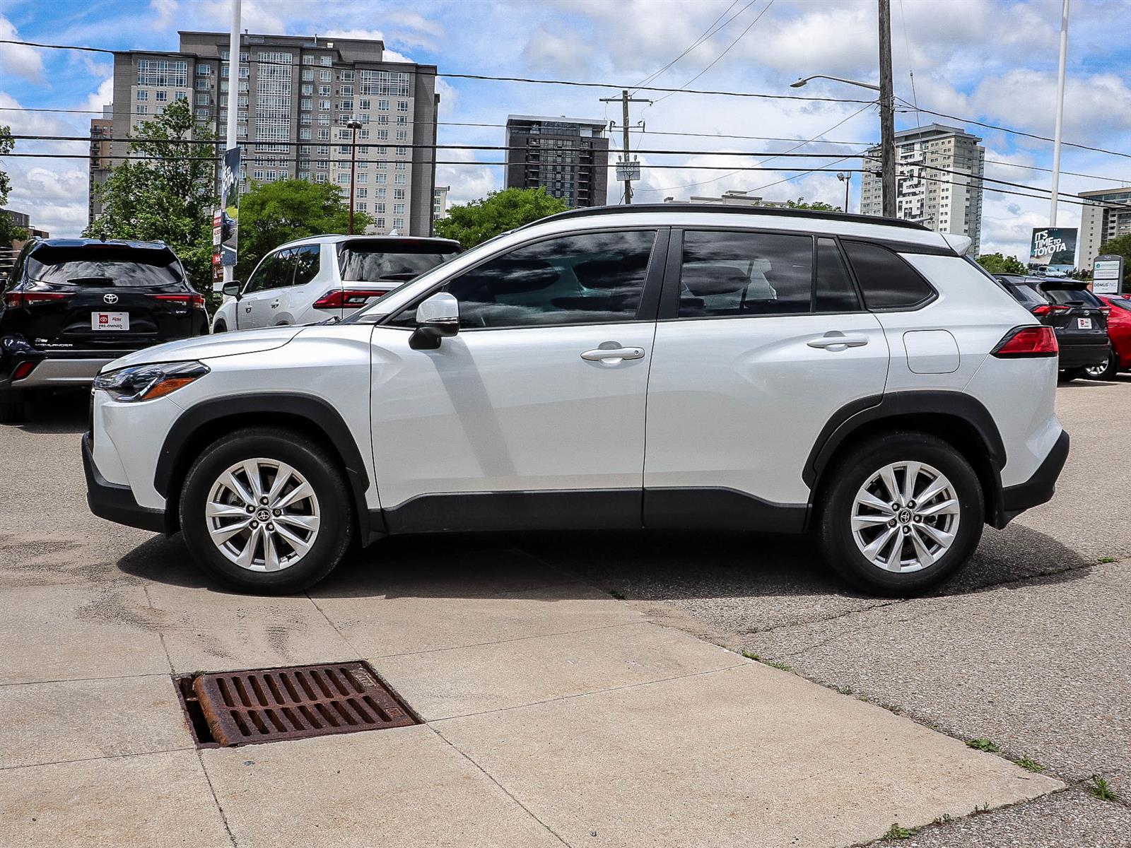 Toyota COROLLA CROSS LE