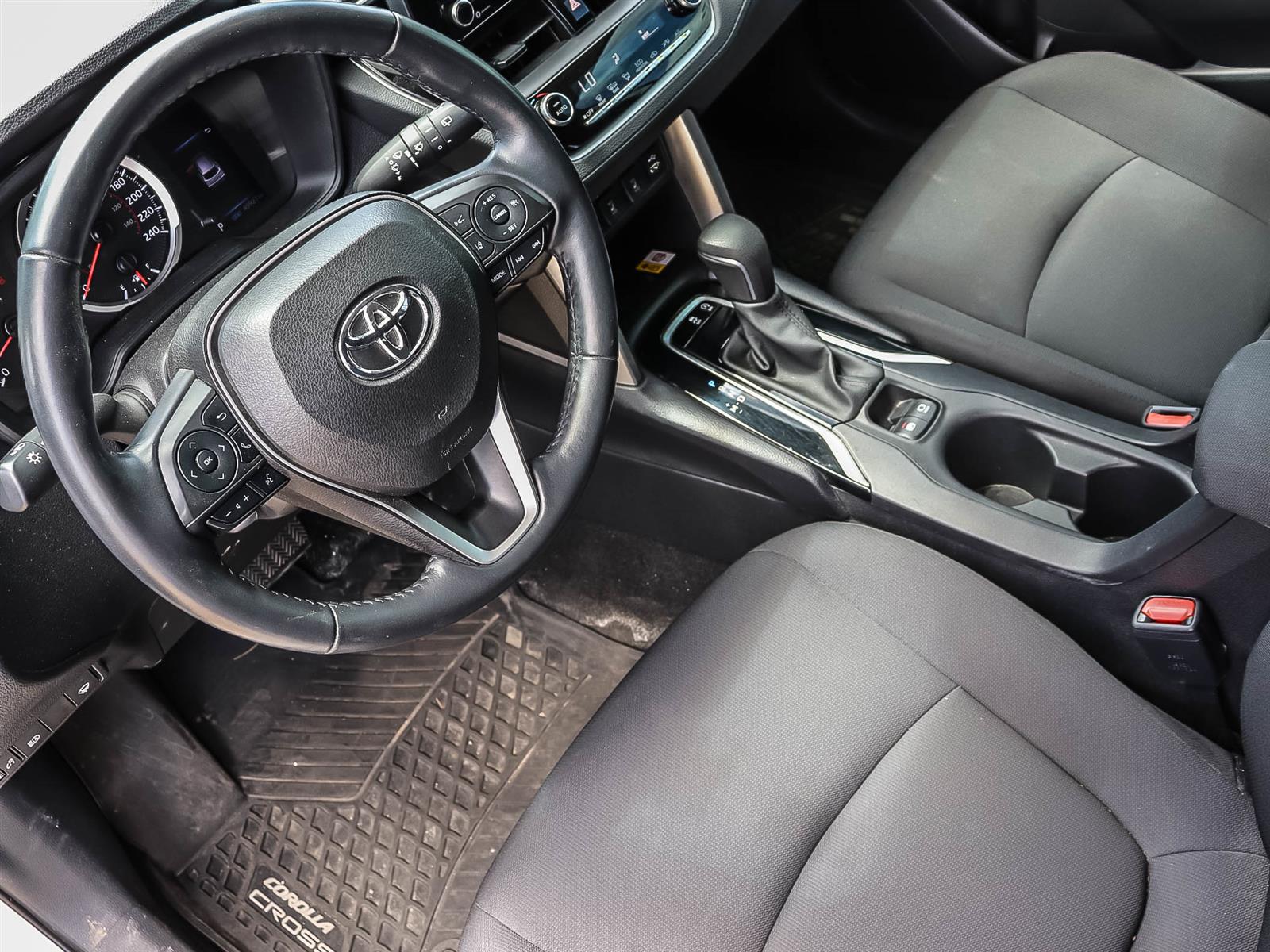 Toyota COROLLA CROSS LE