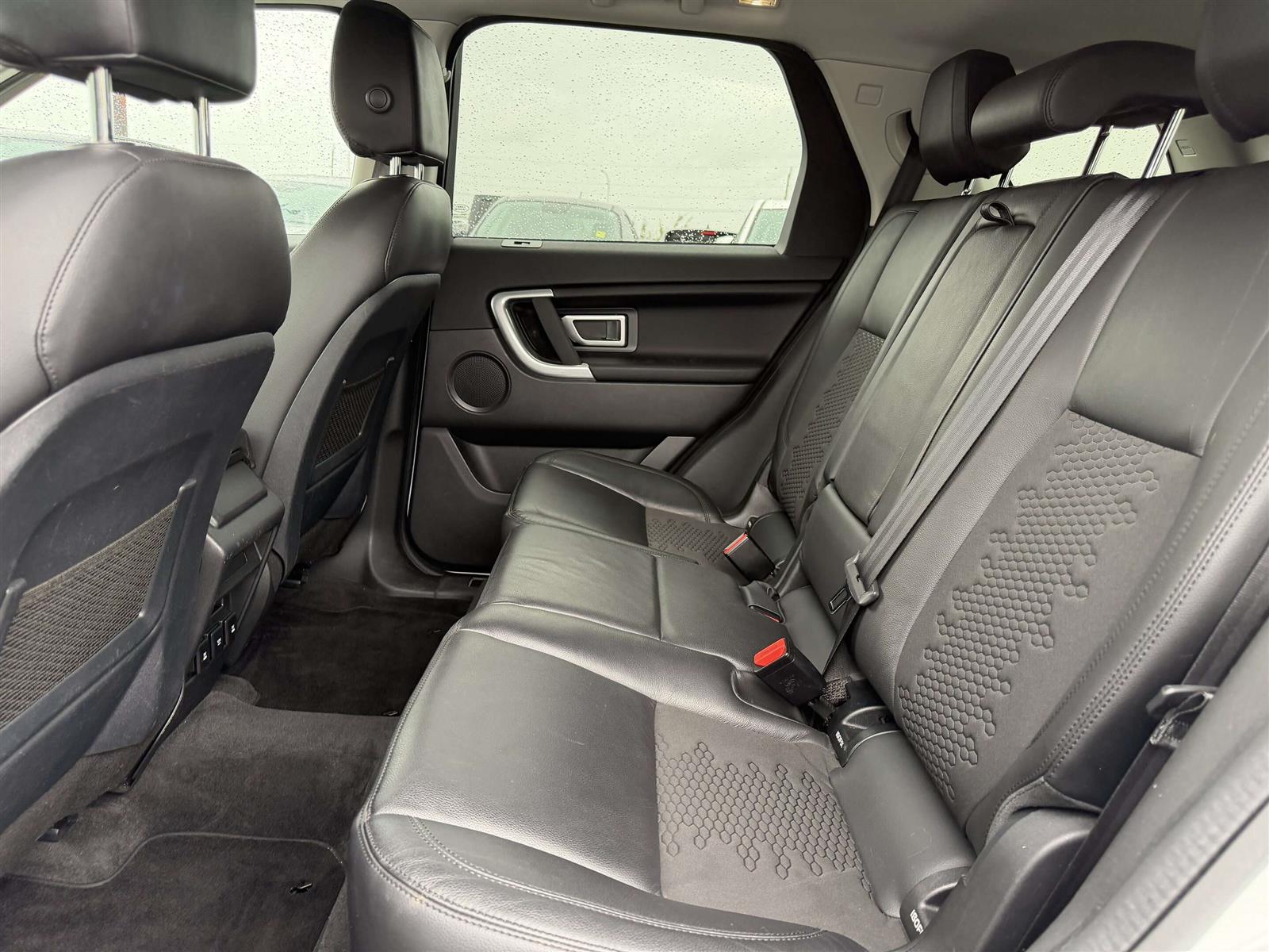 2019 Land Rover Discovery Sport SE AWD - Thumbnail 25