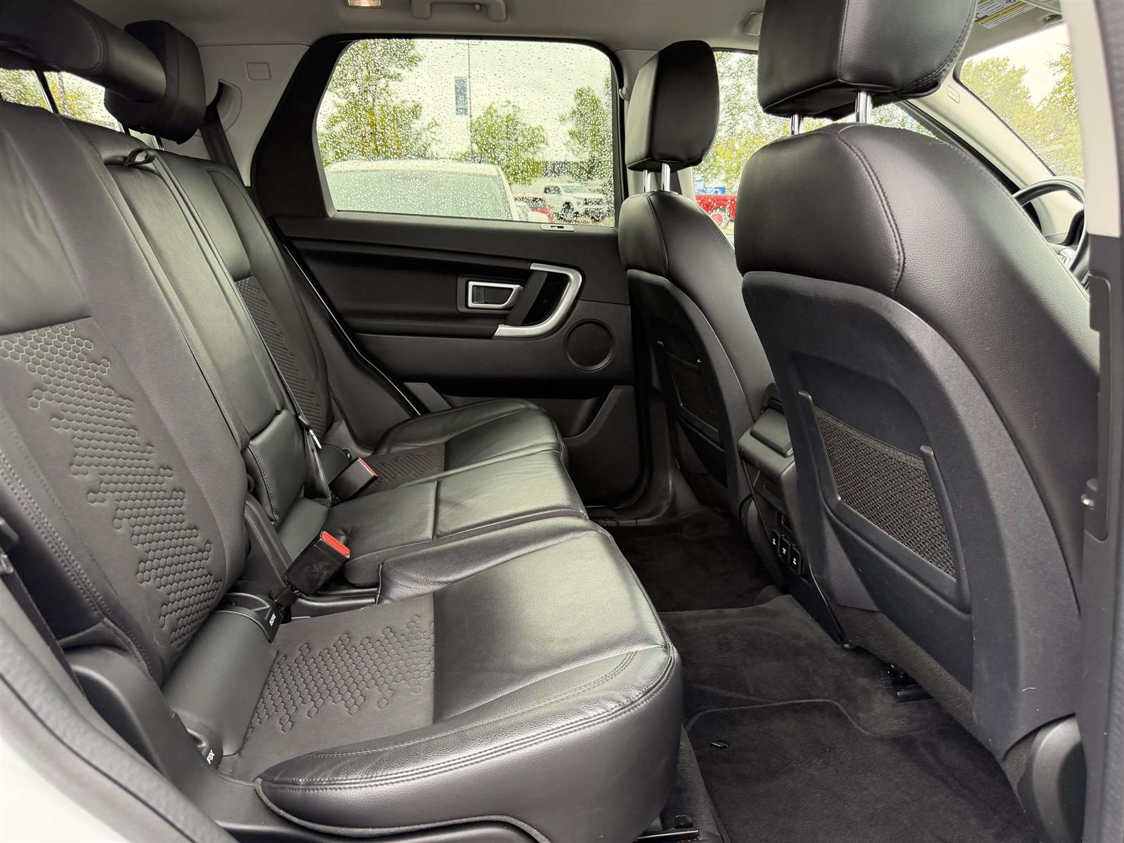 2019 Land Rover Discovery Sport SE AWD - Thumbnail 28