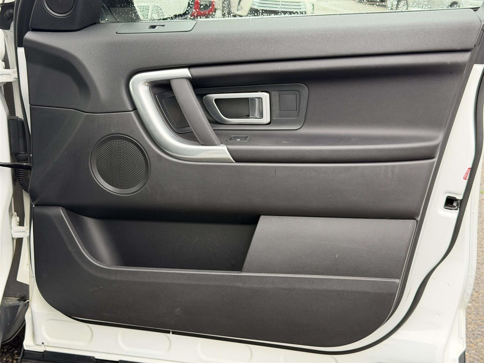 2019 Land Rover Discovery Sport SE AWD - Thumbnail 29