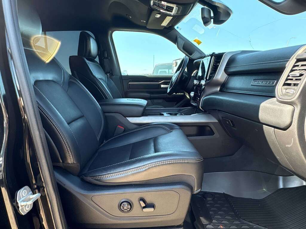 2019 Ram 1500 SPORT 5.7L HEMI BLACK PACK | LEATHER | REM START - Thumbnail 34