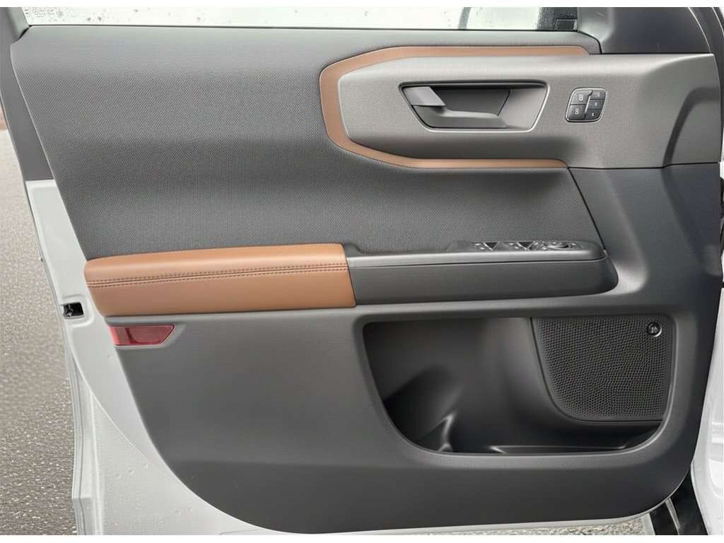 2026 Ford Bronco Sport Outer Banks | 300A: TECH PACKAGE | POWER MOONROOF - Thumbnail 13