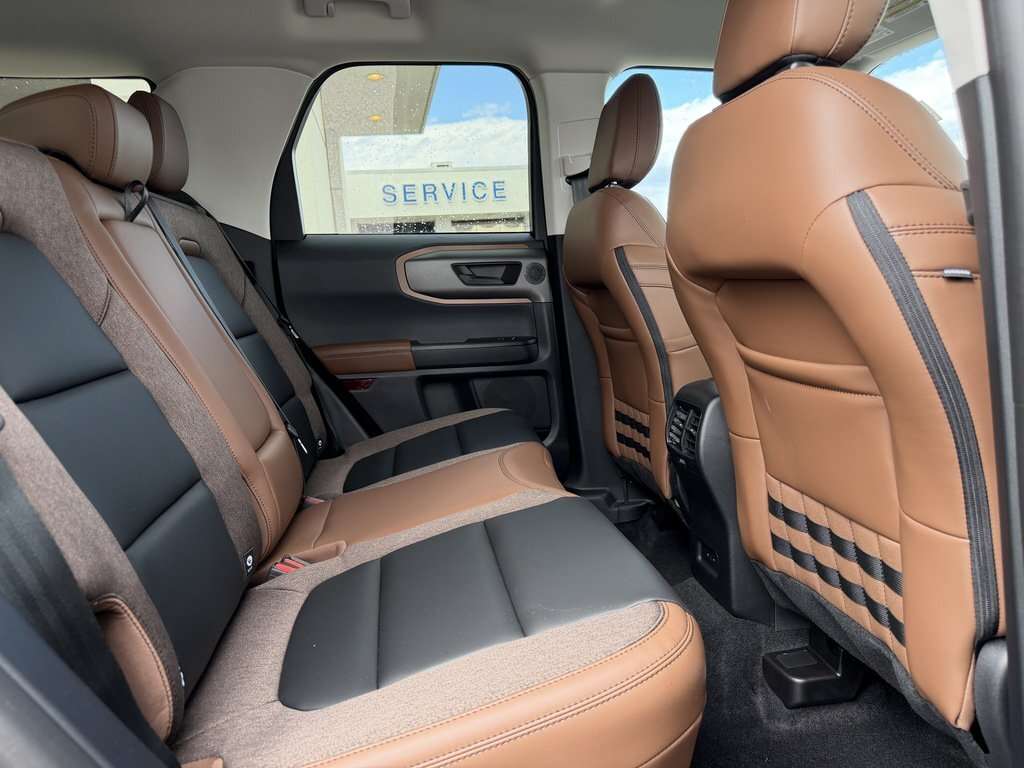 2026 Ford Bronco Sport Outer Banks | 300A: TECH PACKAGE | POWER MOONROOF - Thumbnail 30
