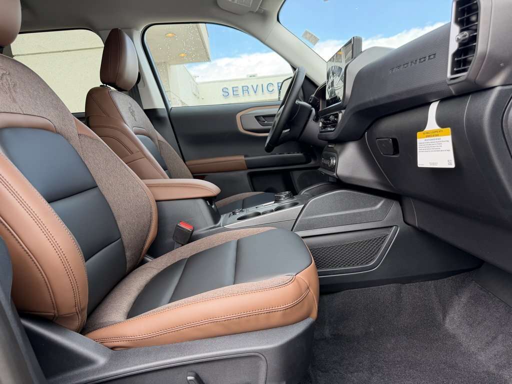 2026 Ford Bronco Sport Outer Banks | 300A: TECH PACKAGE | POWER MOONROOF - Thumbnail 32