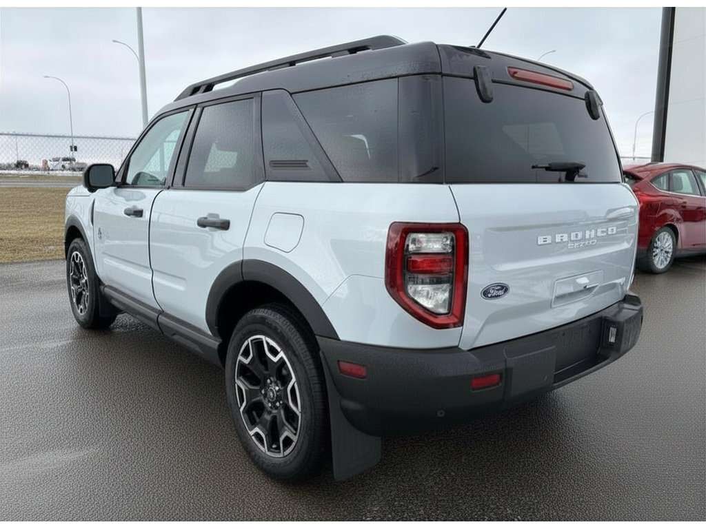2026 Ford Bronco Sport Outer Banks | 300A: TECH PACKAGE | POWER MOONROOF - Thumbnail 8