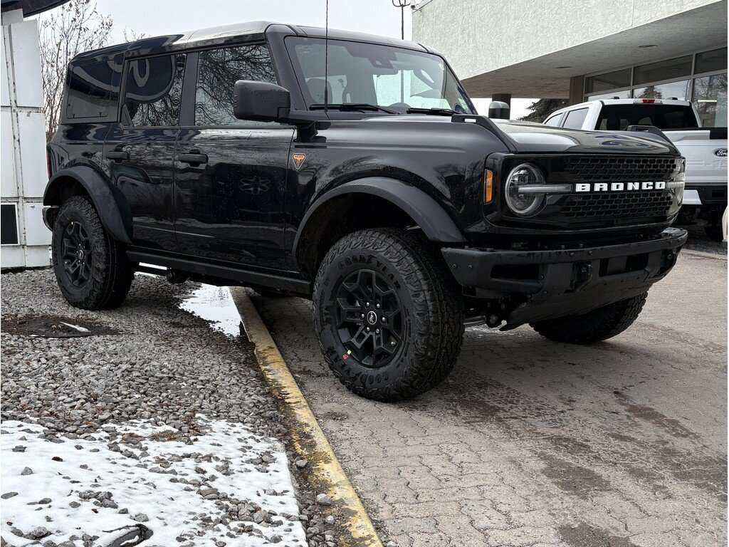 2026 Ford Bronco Badlands | 332A: BLACK APPEARANCE PACKAGE | HARD T - Thumbnail 2