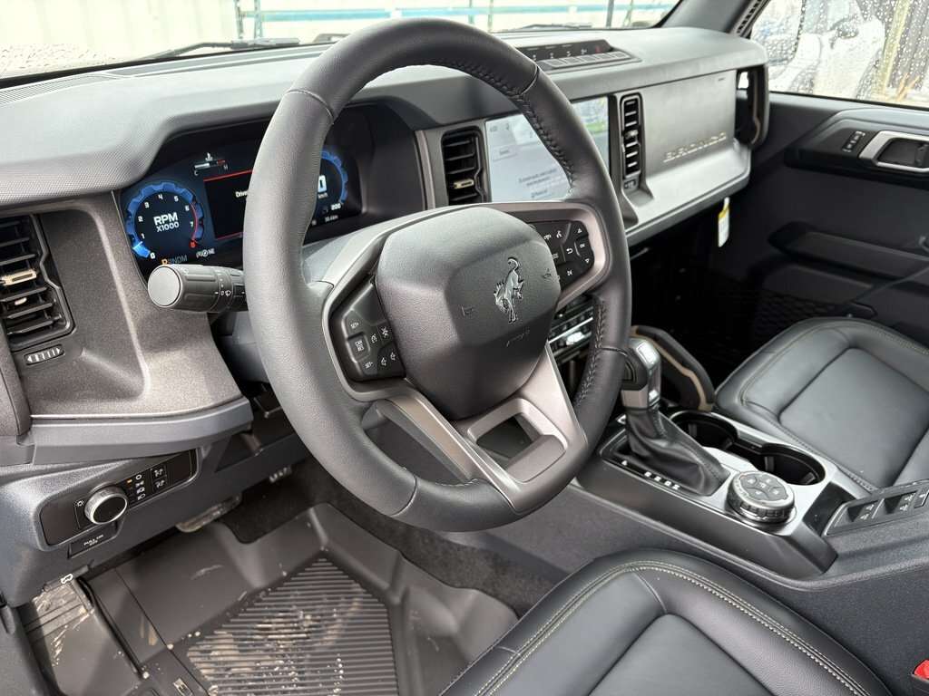 2026 Ford Bronco Badlands | 332A: BLACK APPEARANCE PACKAGE | HARD T - Thumbnail 22