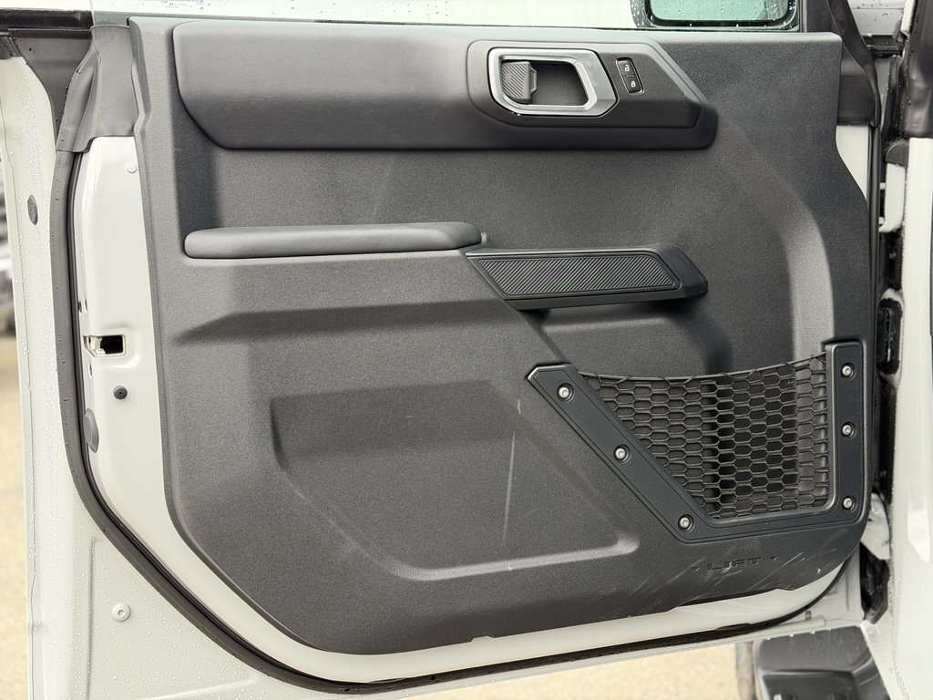 2026 Ford Bronco Outer Banks | 314A: BLACK APPEARANCE | HARD TOP - Thumbnail 13