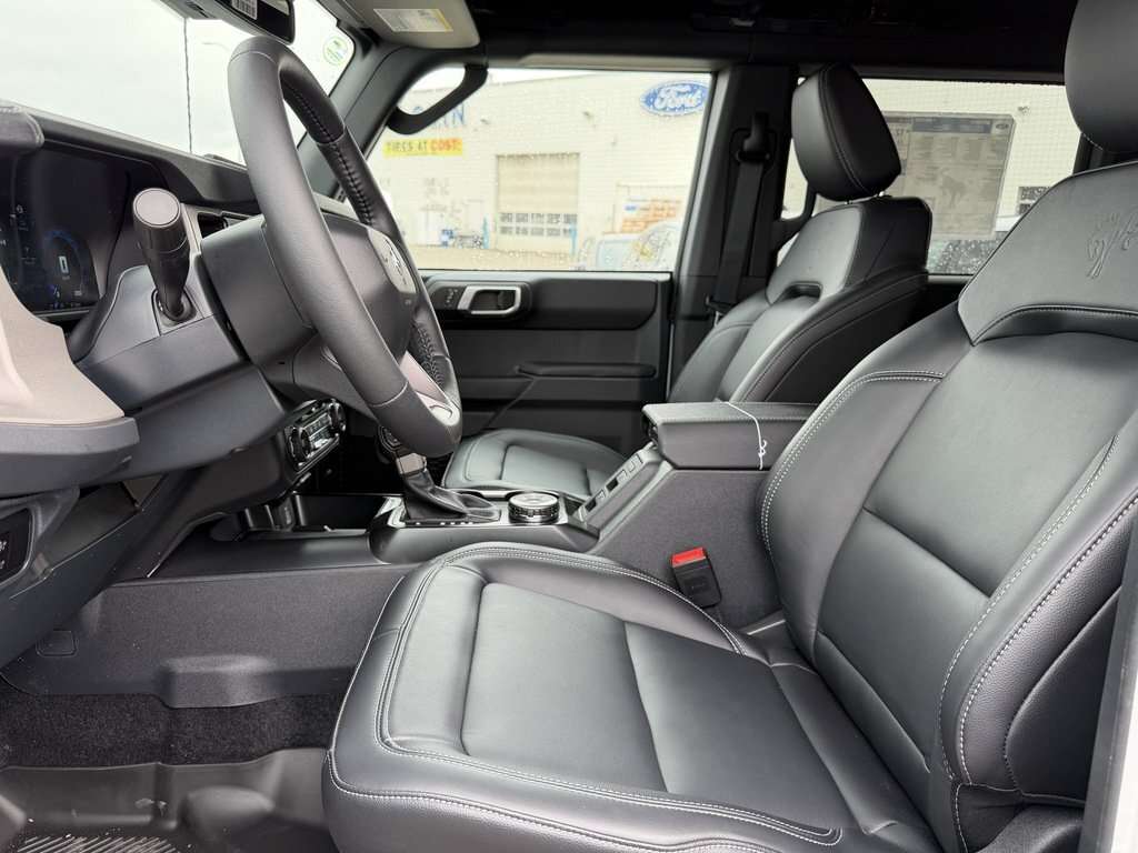 2026 Ford Bronco Outer Banks | 314A: BLACK APPEARANCE | HARD TOP - Thumbnail 16