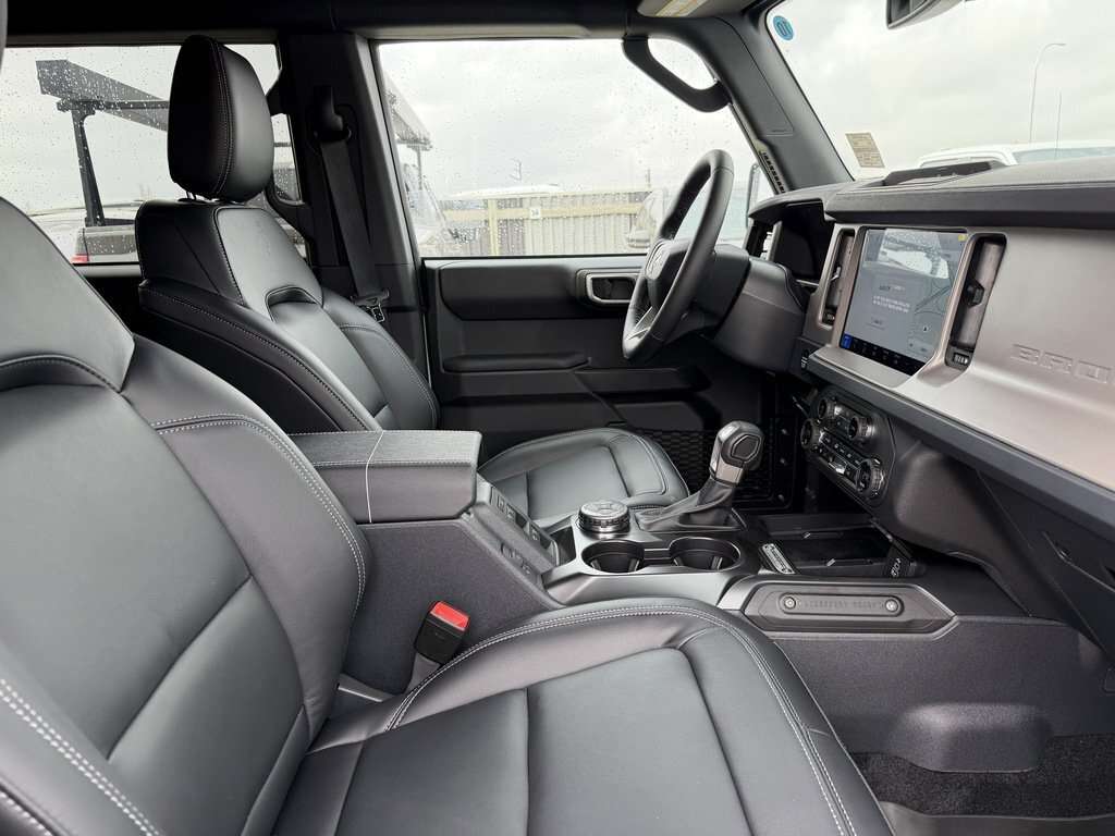 2026 Ford Bronco Outer Banks | 314A: BLACK APPEARANCE | HARD TOP - Thumbnail 32