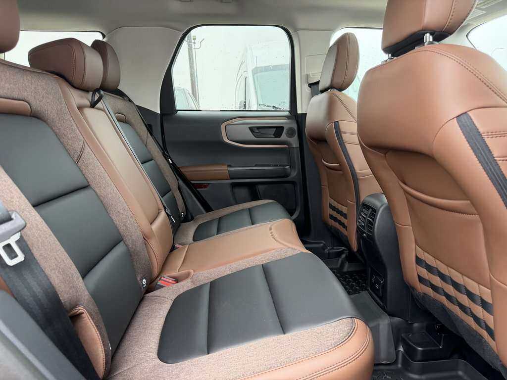 2026 Ford Bronco Sport Outer Banks | 300A: TECH PACKAGE | POWER MOONROOF - Thumbnail 31