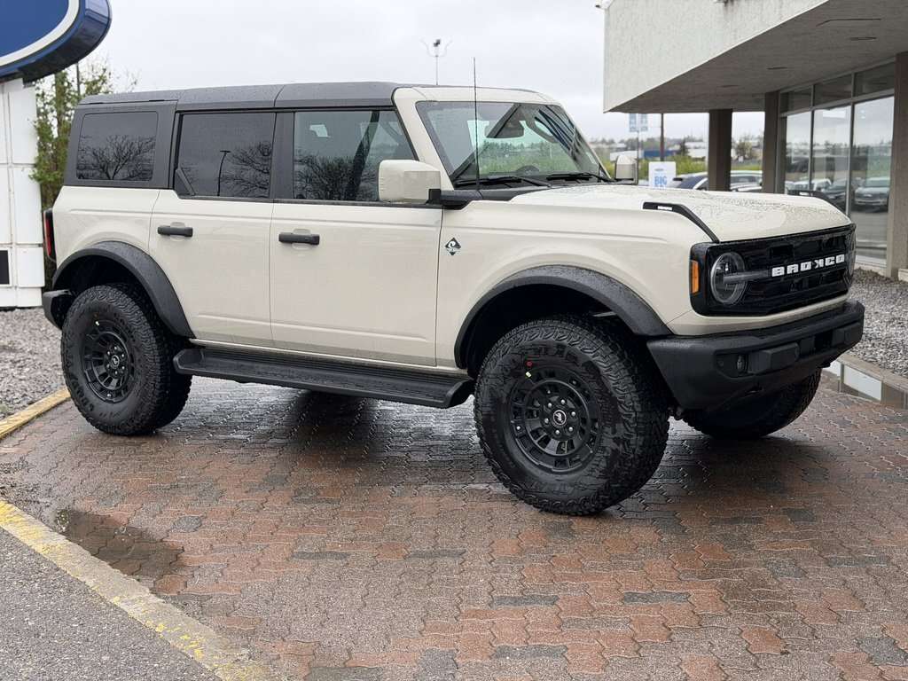 2026 Ford Bronco Outer Banks | 314A: HIGH/LUX PACKAGE | SASQUATCH P - Thumbnail 2
