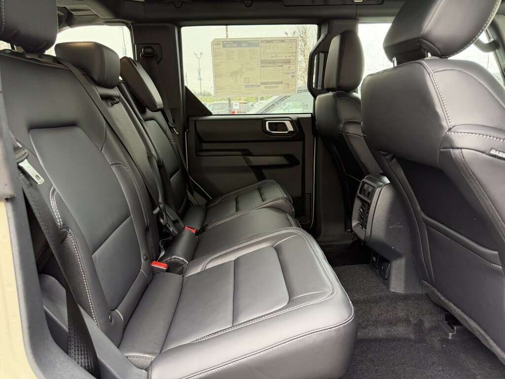 2026 Ford Bronco Outer Banks | 314A: HIGH/LUX PACKAGE | SASQUATCH P - Thumbnail 29
