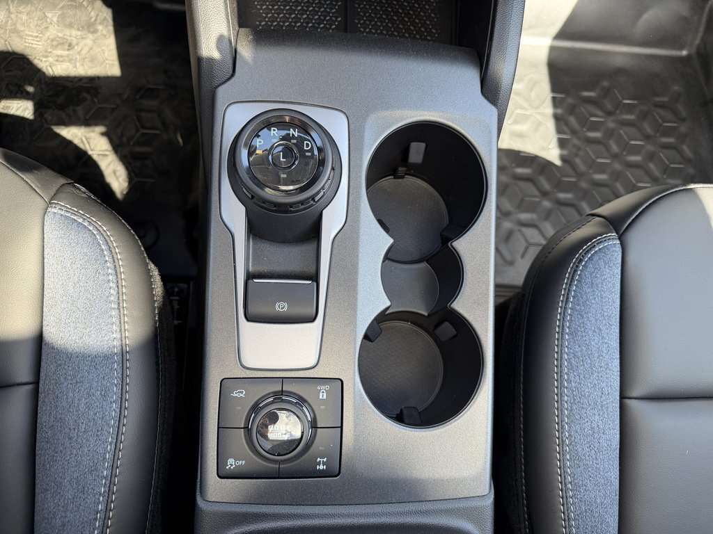 2026 Ford Bronco Sport Outer Banks | 300A: TECH PACKAGE | POWER MOONROOF - Thumbnail 24