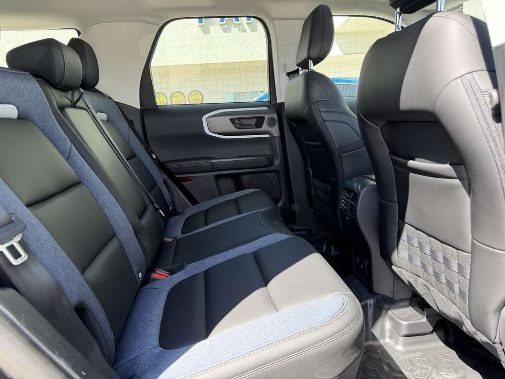 2026 Ford Bronco Sport Outer Banks | 300A: TECH PACKAGE | POWER MOONROOF - Thumbnail 30