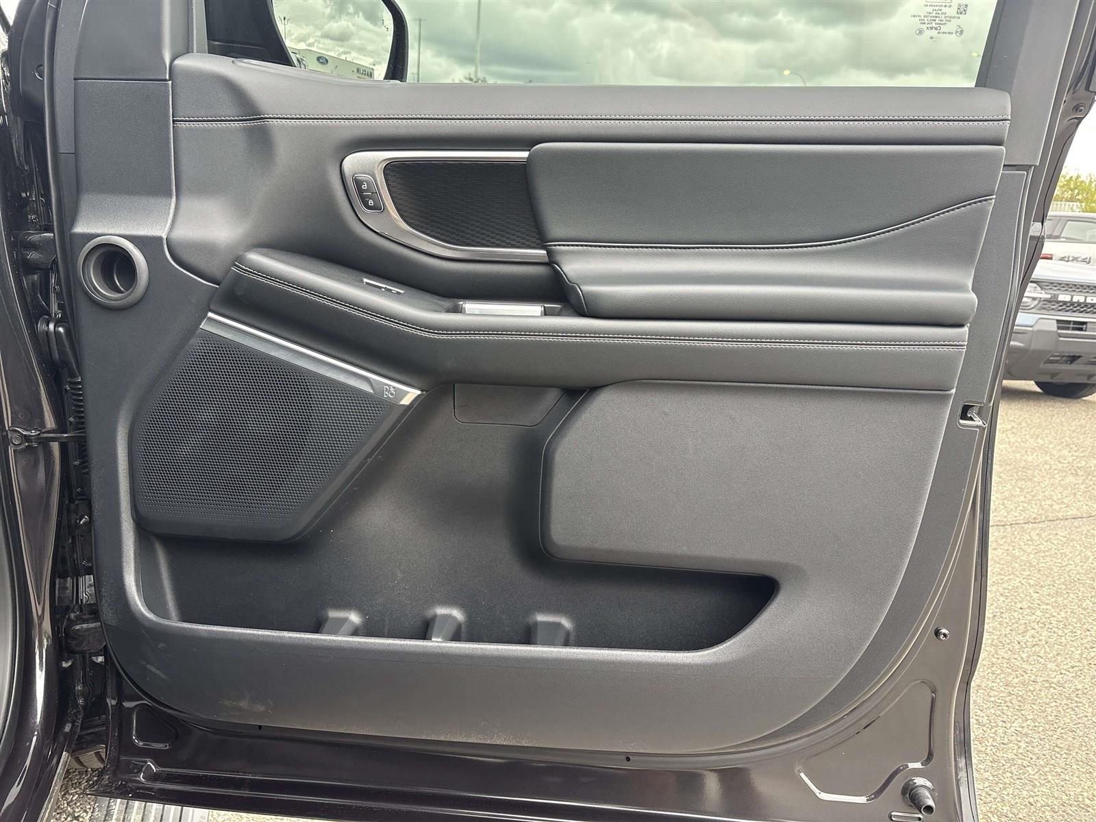 2026 Ford Expedition PLATINUM HIGH OUTPUT STEALTH PERFORMANCE - Thumbnail 30