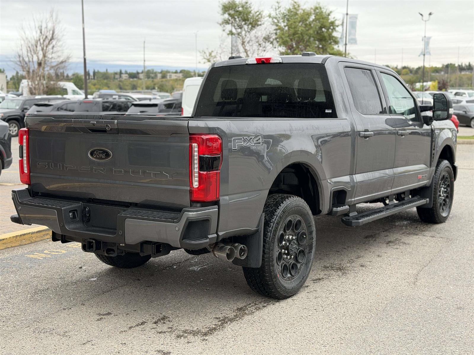 2026 Ford F-350 XLT | 613A: FX4 OFF-ROAD PACKAGE | PREMIUM PACKAGE - Thumbnail 13