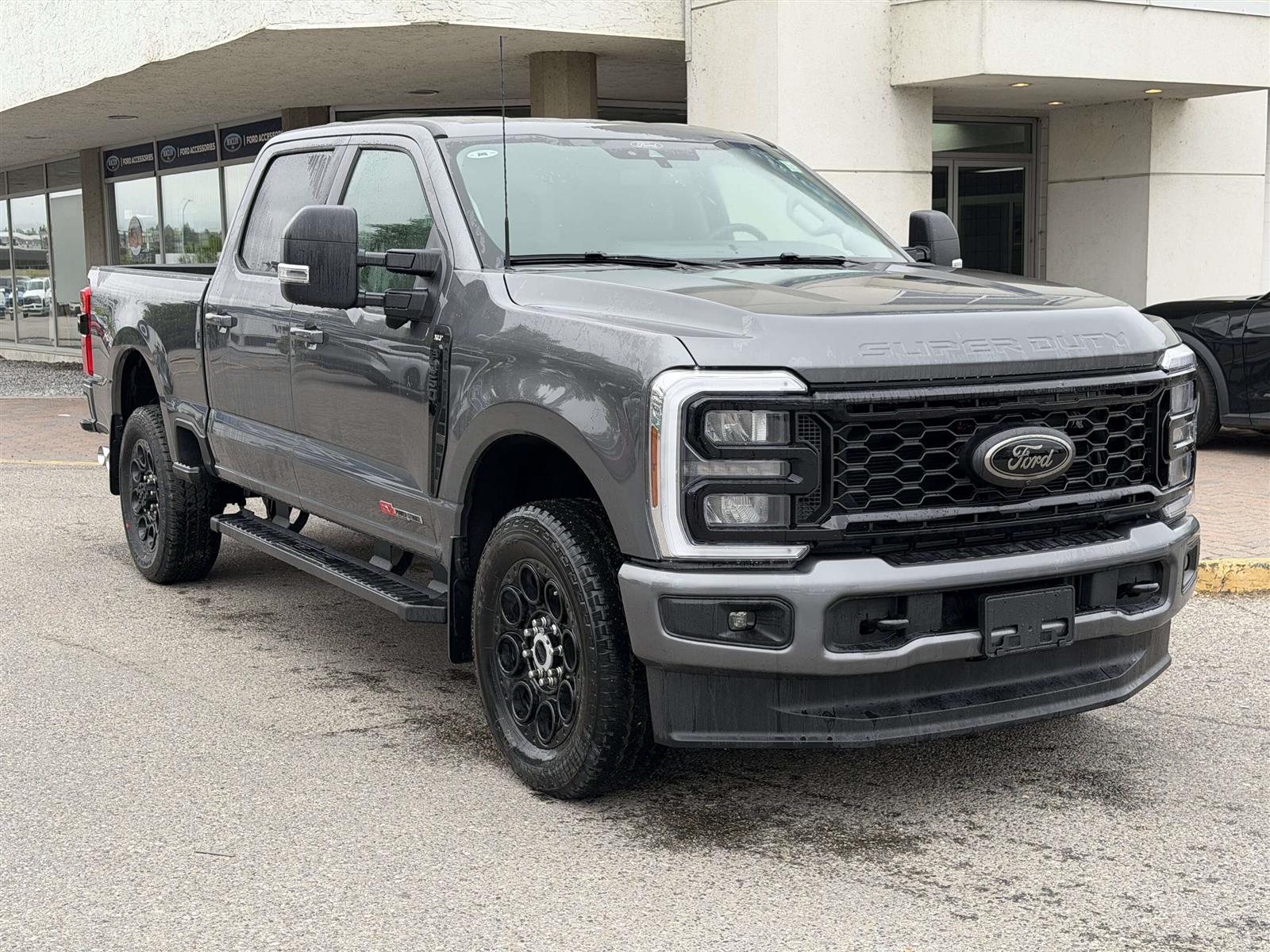 2026 Ford F-350 XLT | 613A: FX4 OFF-ROAD PACKAGE | PREMIUM PACKAGE - Thumbnail 14