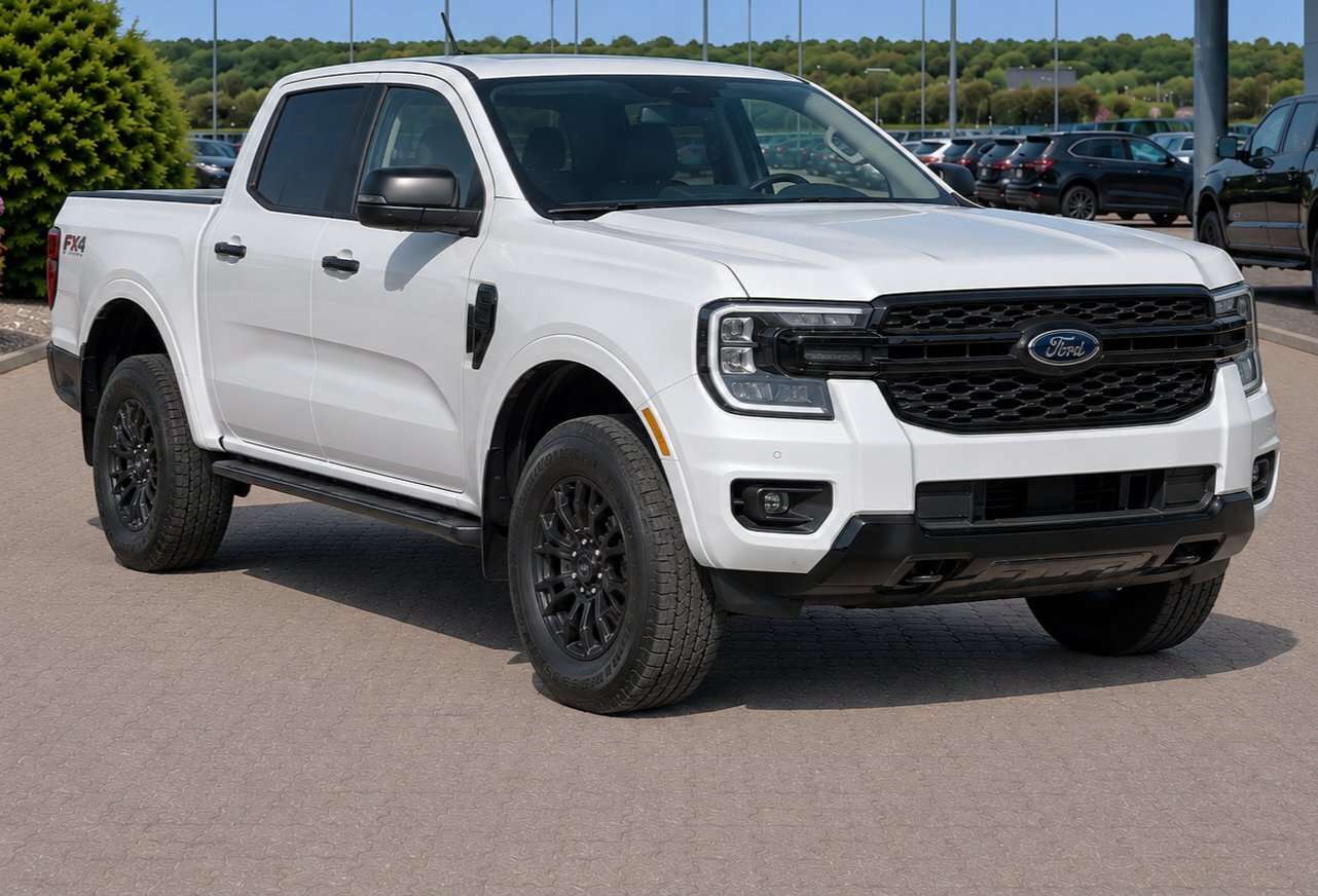 2026 Ford Ranger XLT | 301A: BLACK APPEARANCE | TRAILER TOW PACKAGE - Thumbnail 2