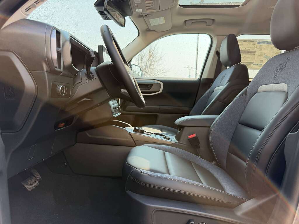 2026 Ford Bronco Sport Outer Banks | 300A: TECH PACKAGE | POWER MOONROOF - Thumbnail 17