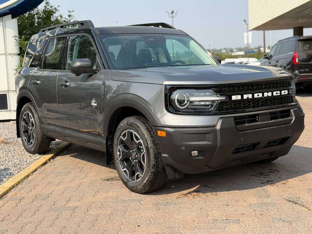 2026 Ford Bronco Sport Outer Banks | 300A: TECH PACKAGE | POWER MOONROOF - Thumbnail 2