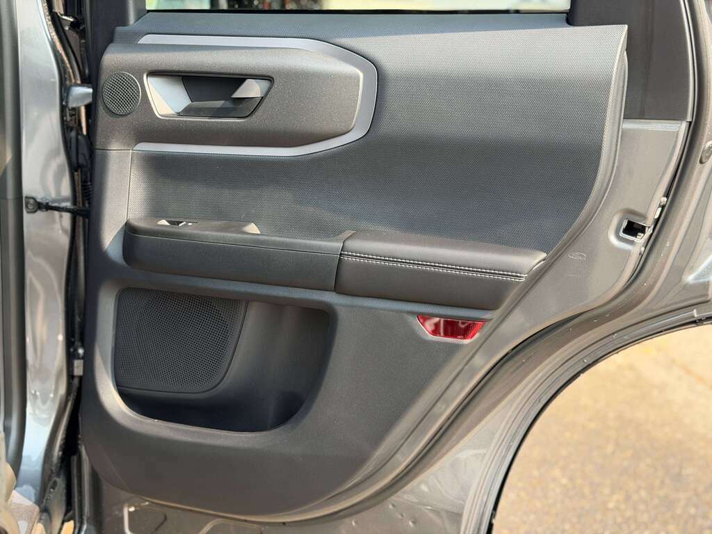 2026 Ford Bronco Sport Outer Banks | 300A: TECH PACKAGE | POWER MOONROOF - Thumbnail 30