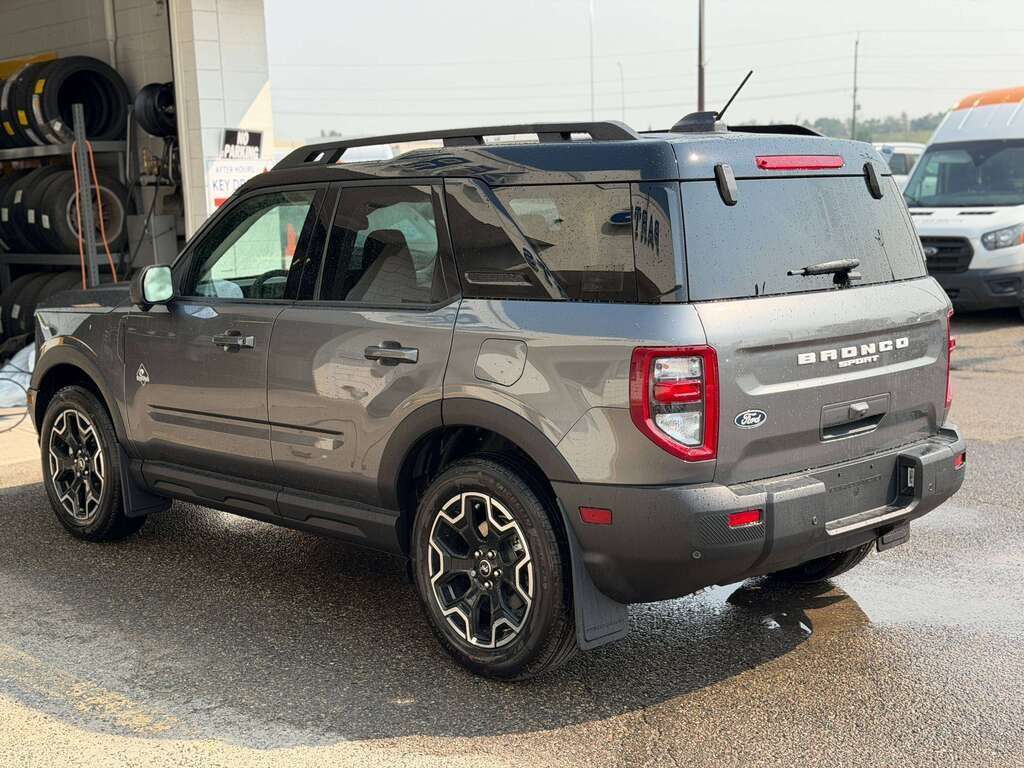2026 Ford Bronco Sport Outer Banks | 300A: TECH PACKAGE | POWER MOONROOF - Thumbnail 8