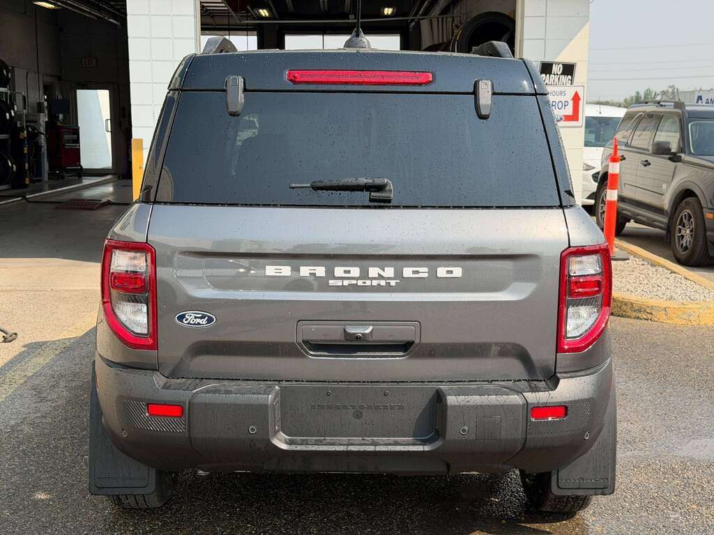 2026 Ford Bronco Sport Outer Banks | 300A: TECH PACKAGE | POWER MOONROOF - Thumbnail 9