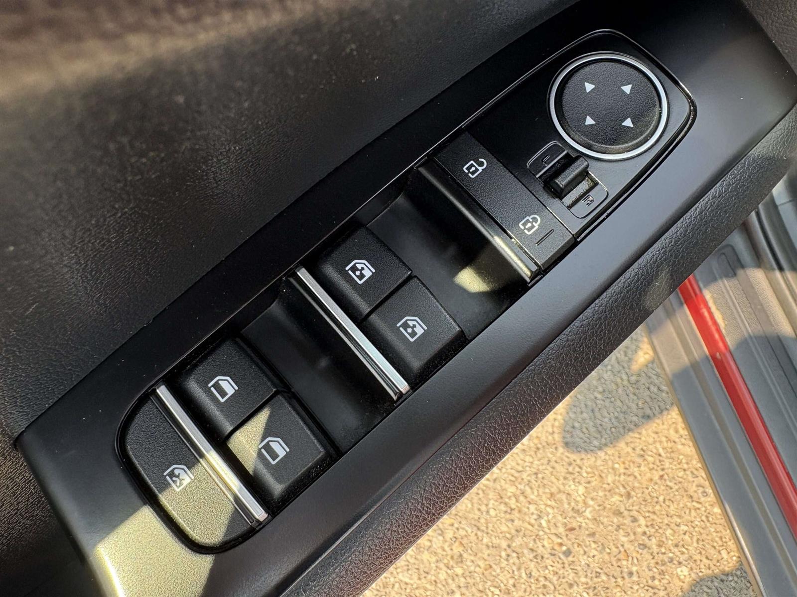 2023 Kia Soul EX - Thumbnail 16