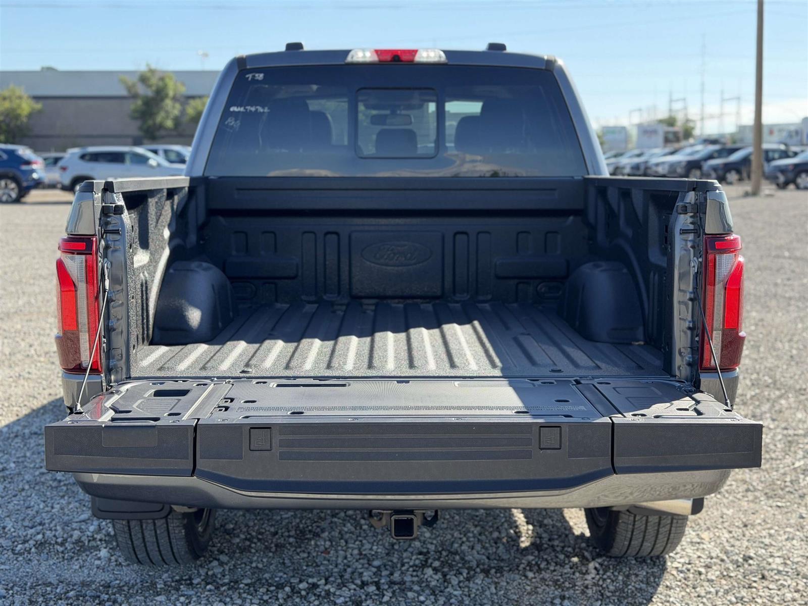2026 Ford F-150 Platinum | TOW/HAUL PACKAGE | TWIN PANEL MOONROOF - Thumbnail 10