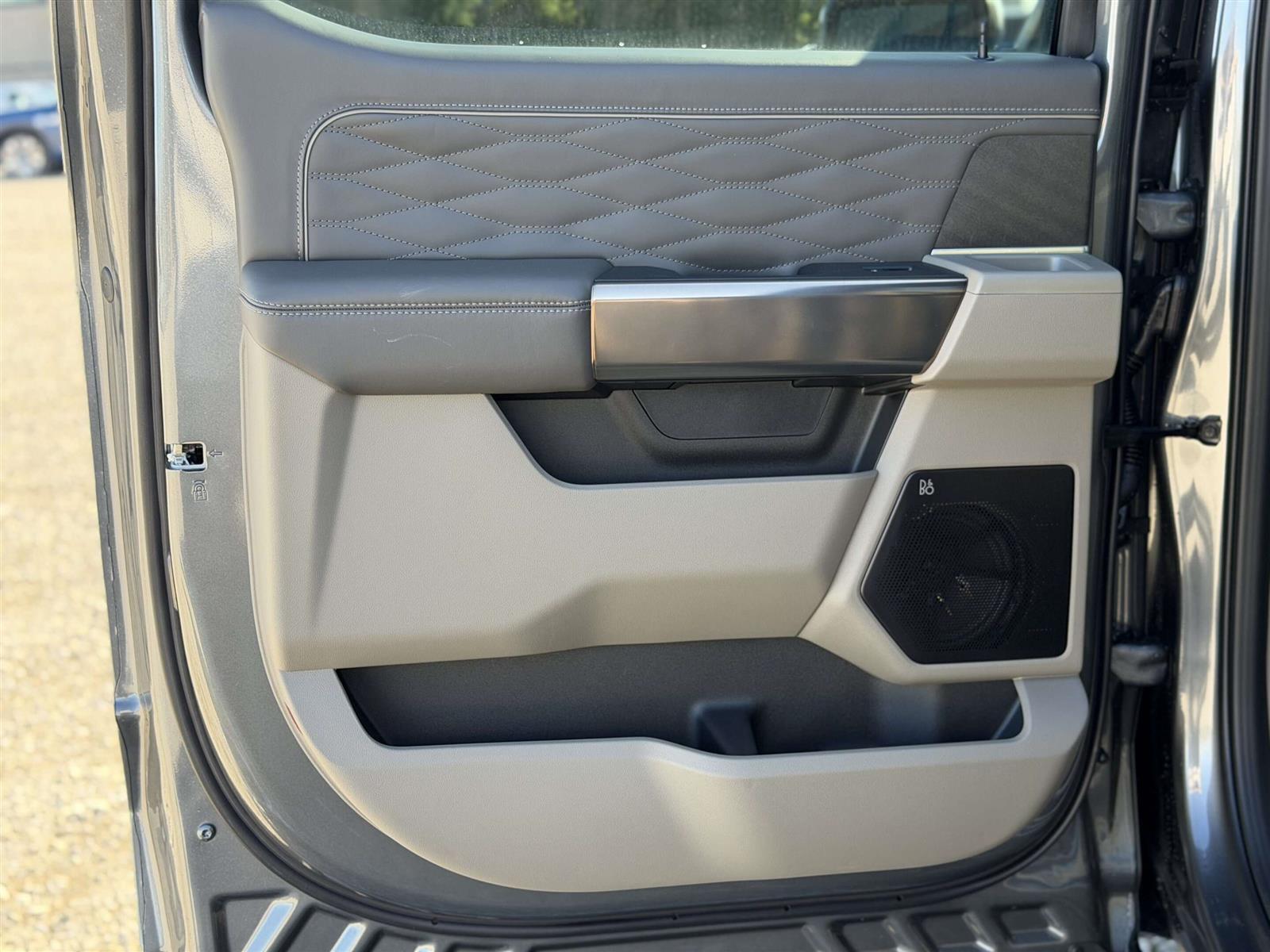 2026 Ford F-150 Platinum | TOW/HAUL PACKAGE | TWIN PANEL MOONROOF - Thumbnail 27